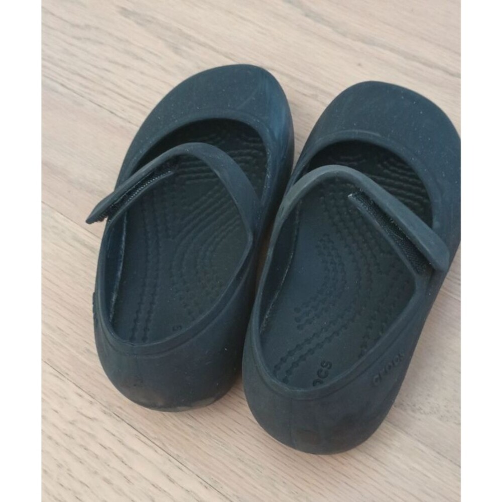 Crocs Girls Brooklyn Flat Black Mary Jane Toddler Size 8T Pre-Owned